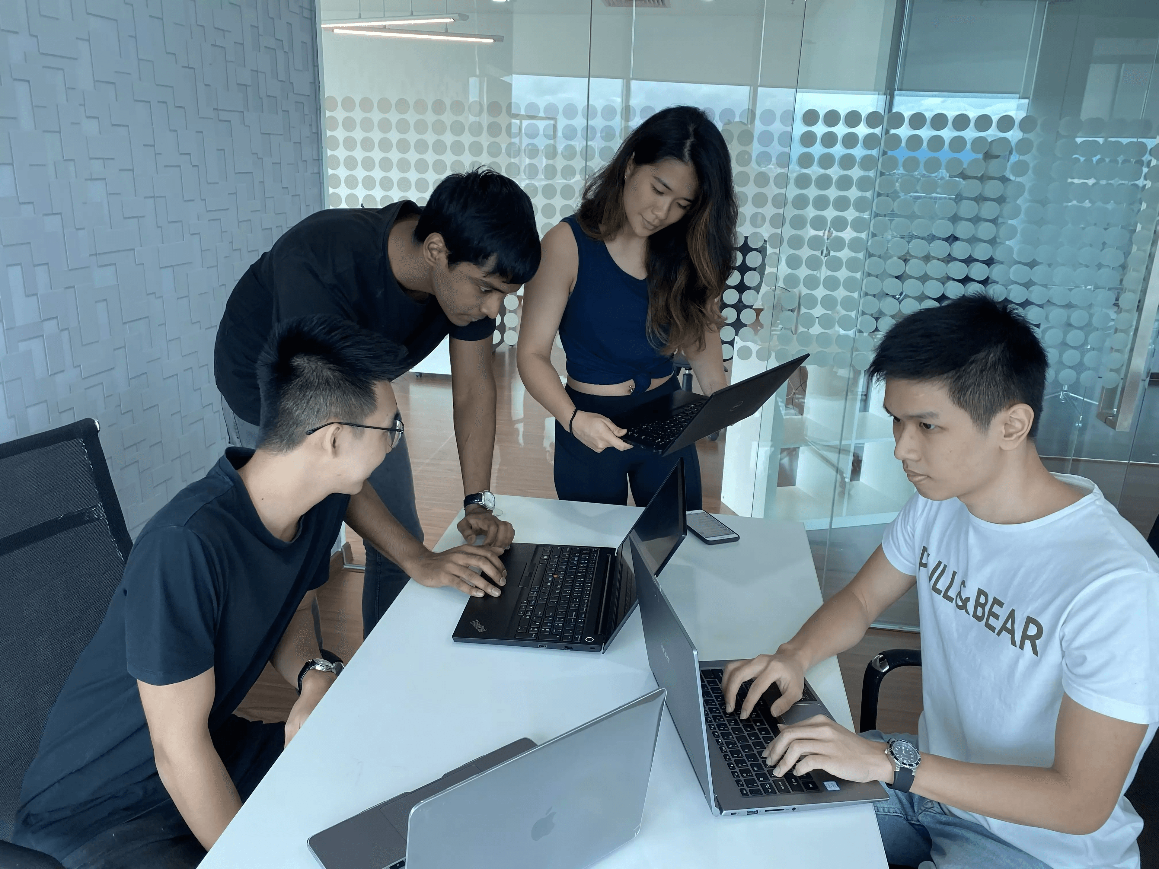 Sigmaschool students in a project review discussion